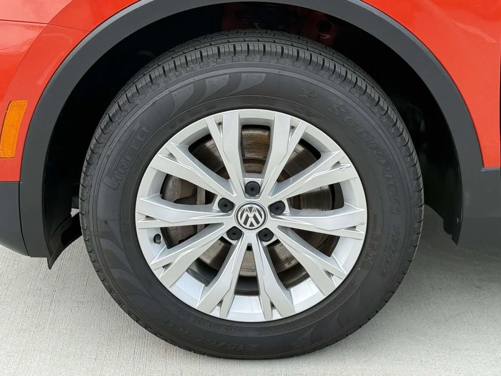 Used 2019 Orange Volkswagen 2.0T SE image 11