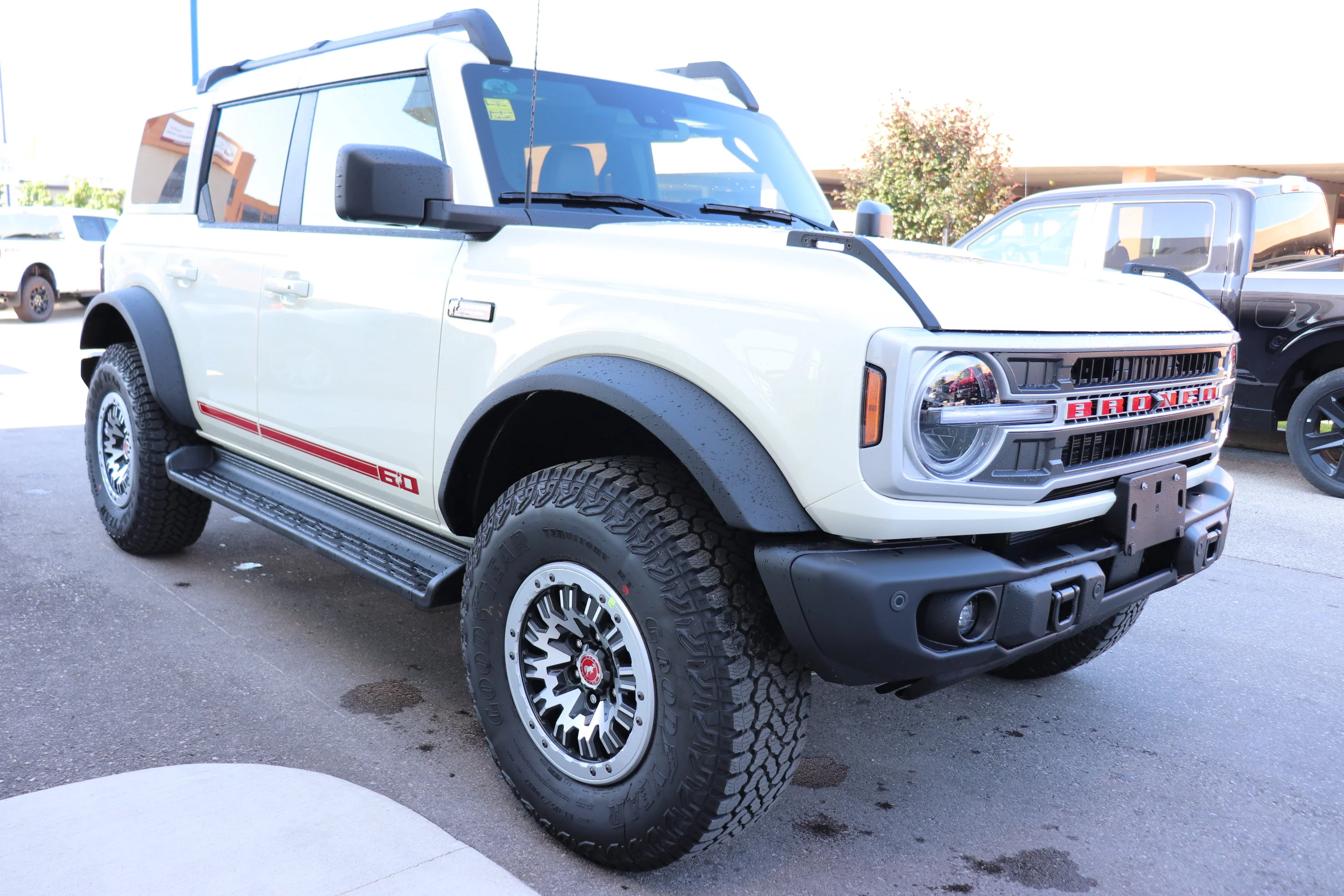 New 2026 WIMBLEDON WHITE Ford Outer Banks image 5