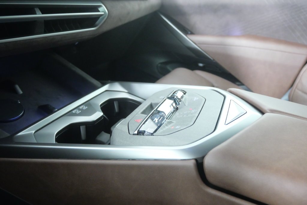 New 2027 Vancouver Green Metallic BMW  image 24