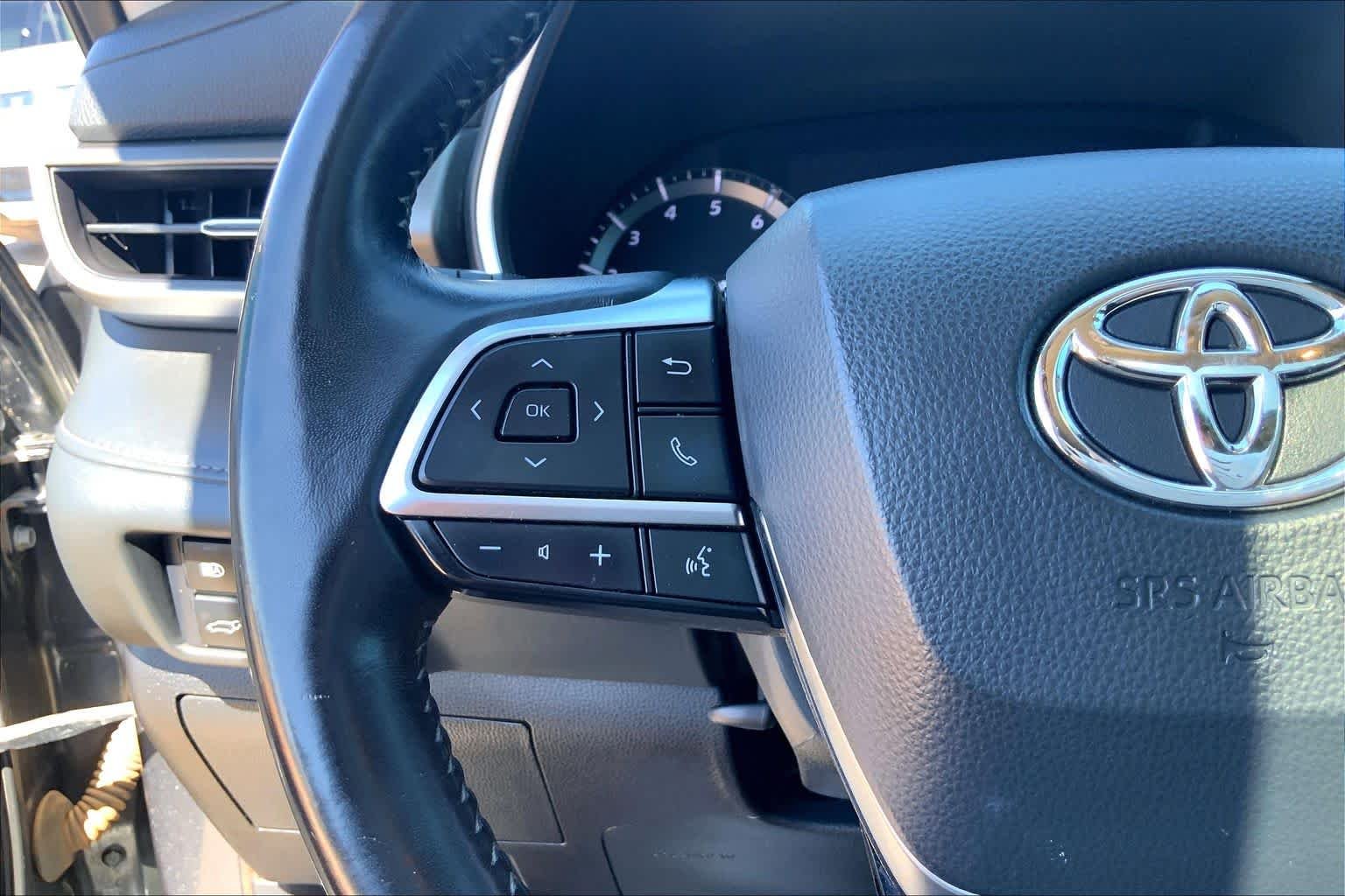 Used 2020 Magnetic Gray Metallic Toyota XLE image 24