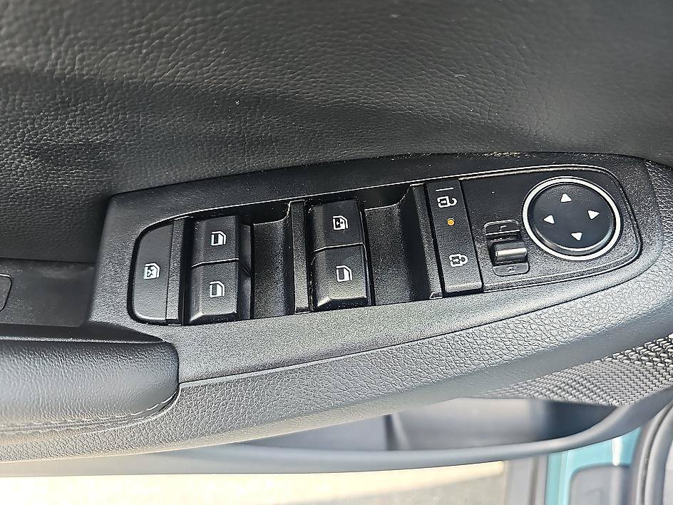 Used 2024 Pluton Blue/Black Roof Kia SX AWD image 12