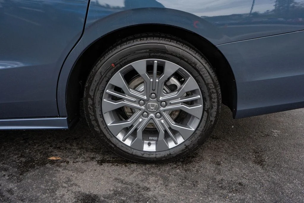 New 2026 Smoke Blue Pearl Honda Touring image 10