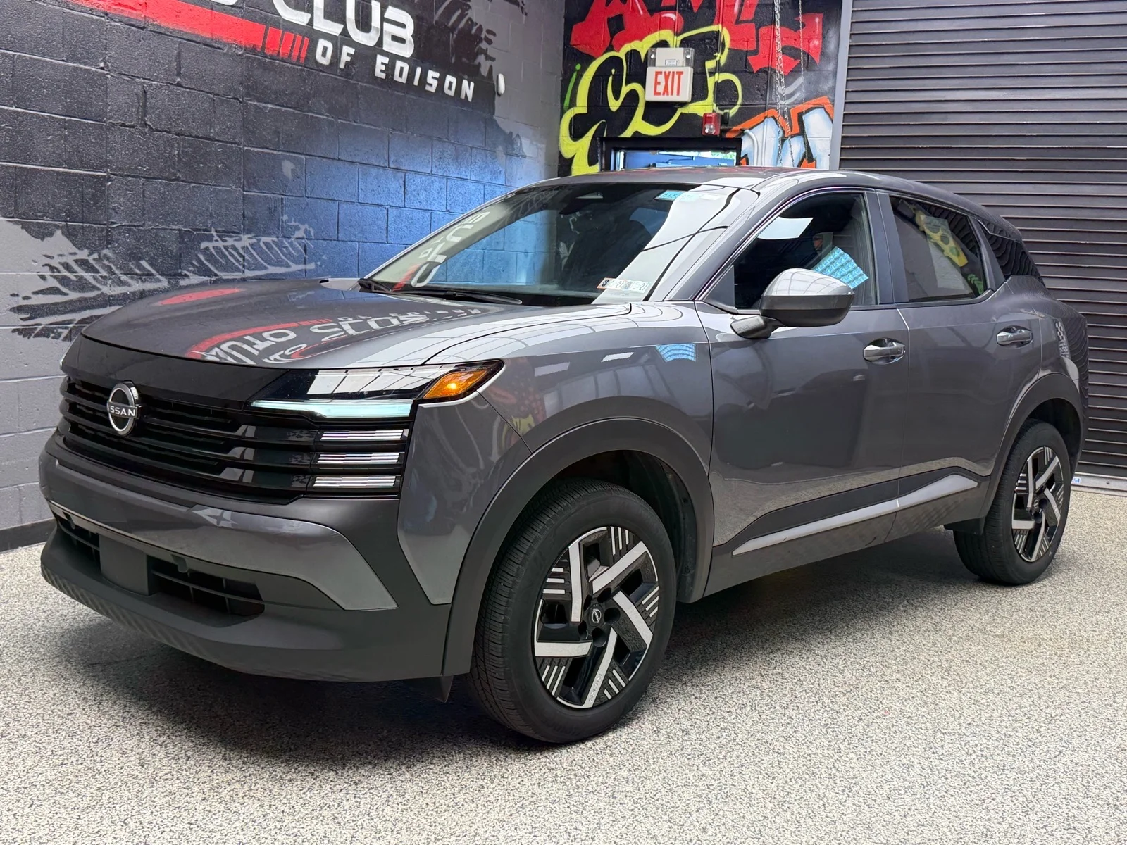 Used 2025 Gun Metallic (kad) Nissan SV image 3