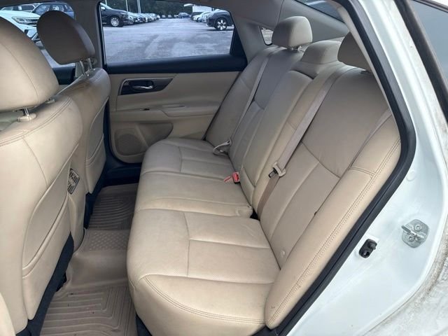 Used 2015 White Nissan 2.5 SL image 23