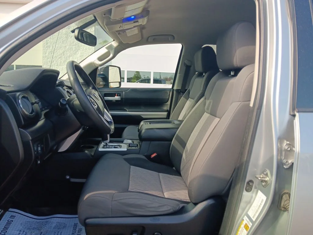 Used 2016 Silver Sky Metallic Toyota SR5 image 26