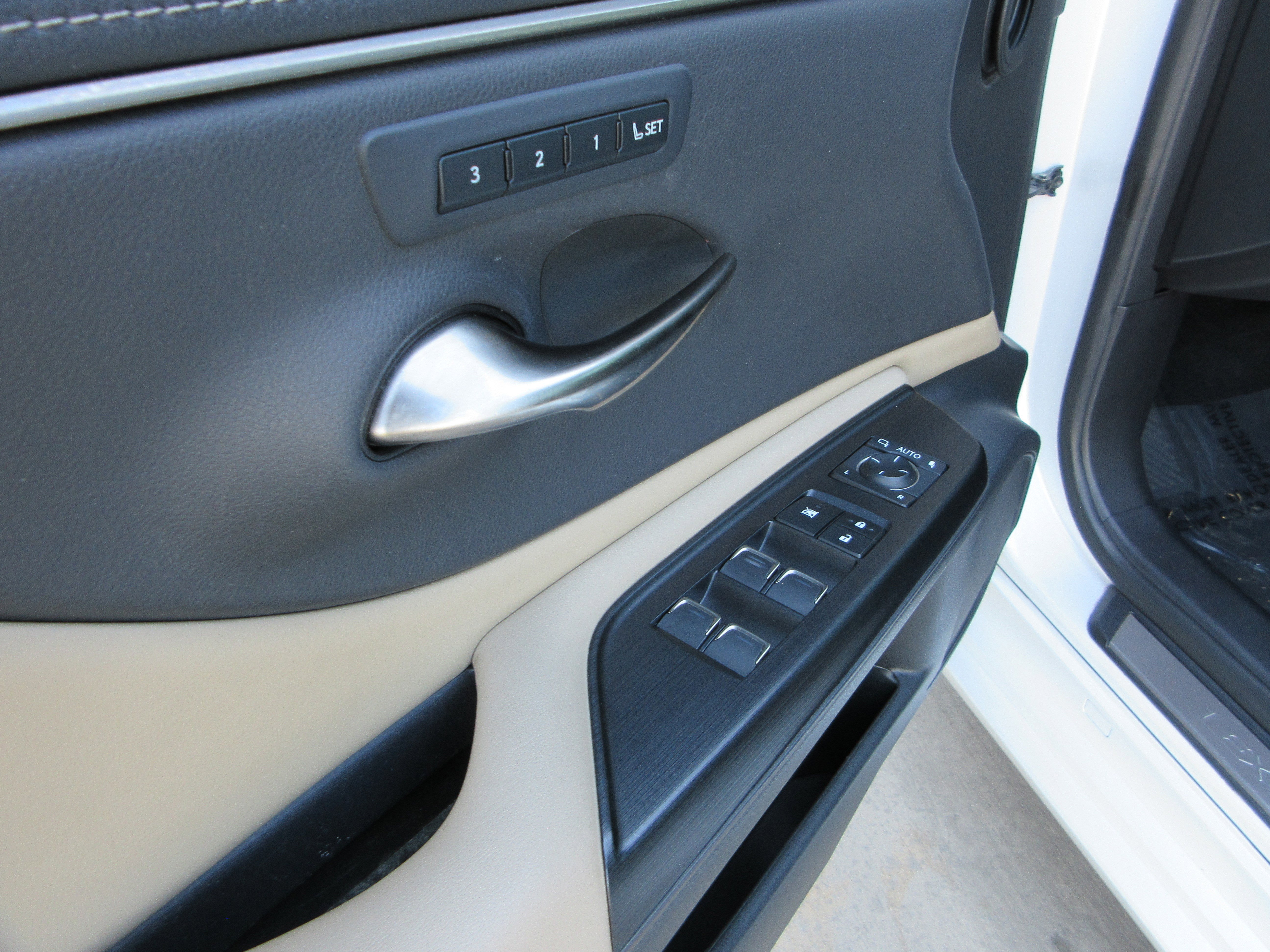 Used 2021 White Lexus 250 image 29