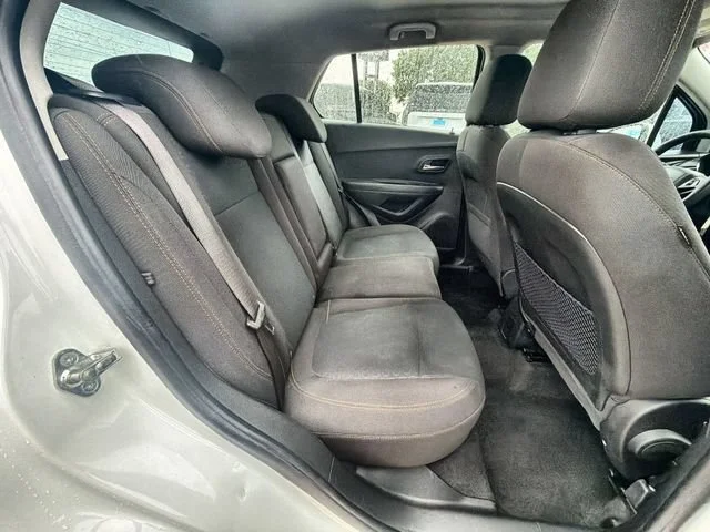 Used 2018 SUMMIT WHITE Chevrolet LS image 25