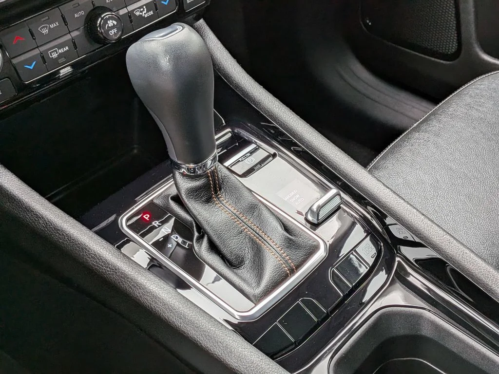 Used 2022 White Jeep Limited image 16