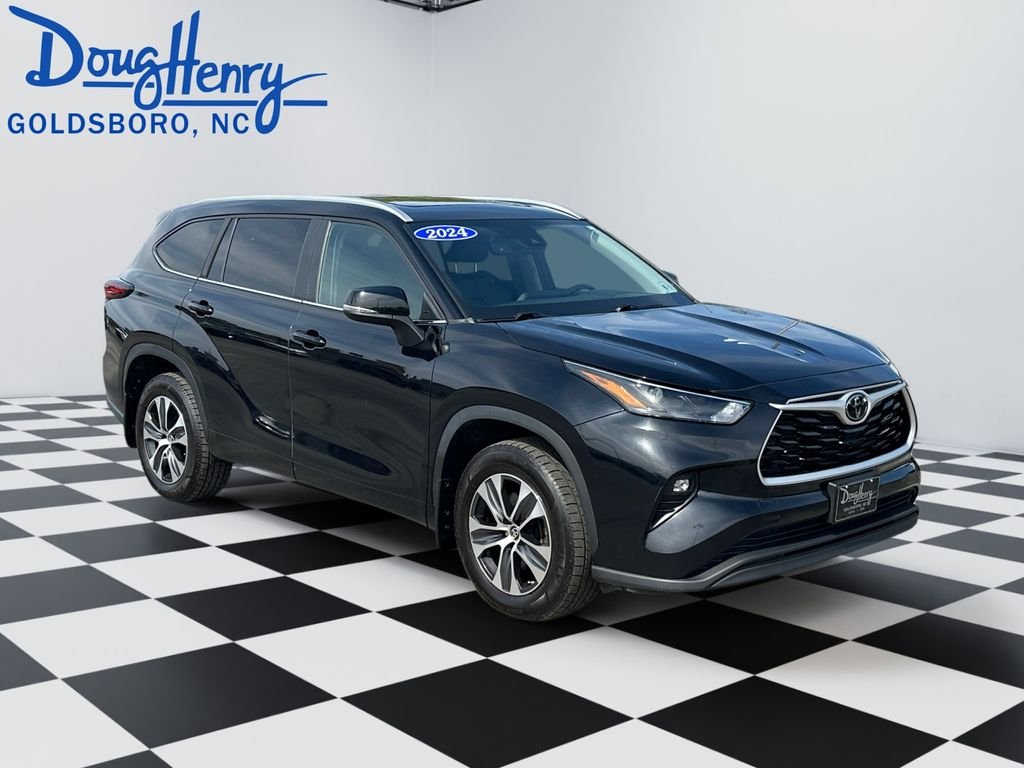 Used 2024 Black Toyota XLE image 7