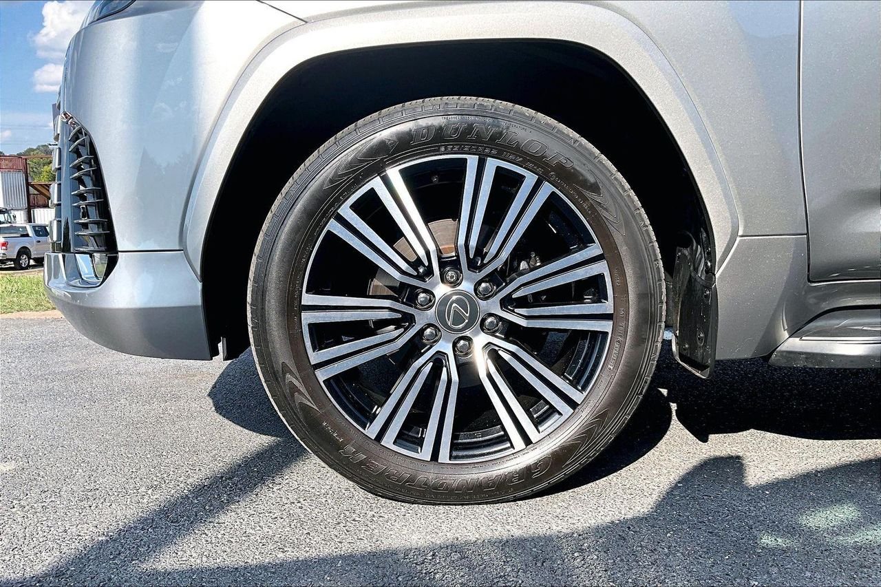 Used 2024 Atomic Silver Lexus Luxury image 2