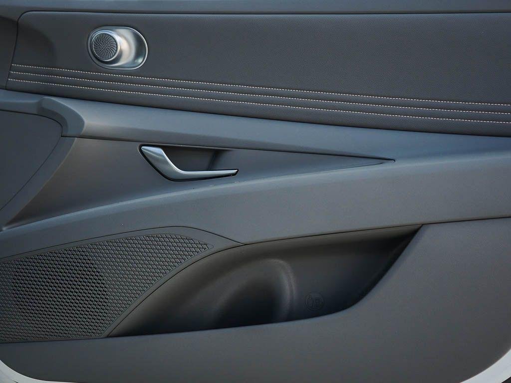New 2026 Abyss Black Hyundai SEL Sport Premium Sedan FWD image 31