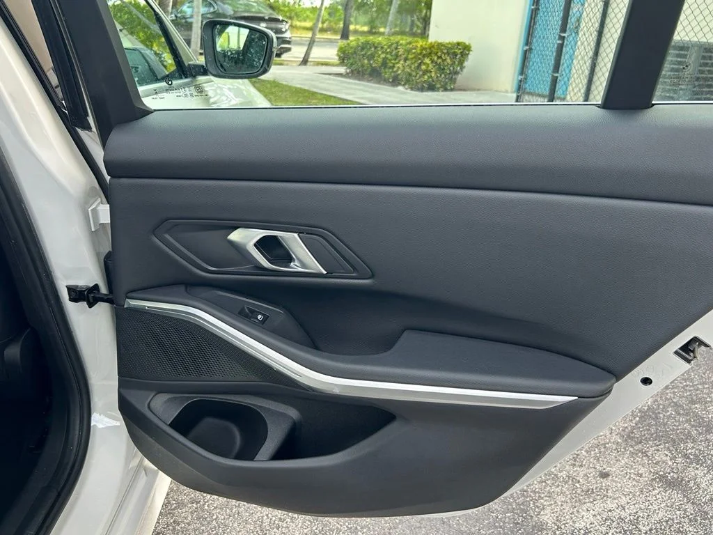 Used 2025 White BMW 330i image 33