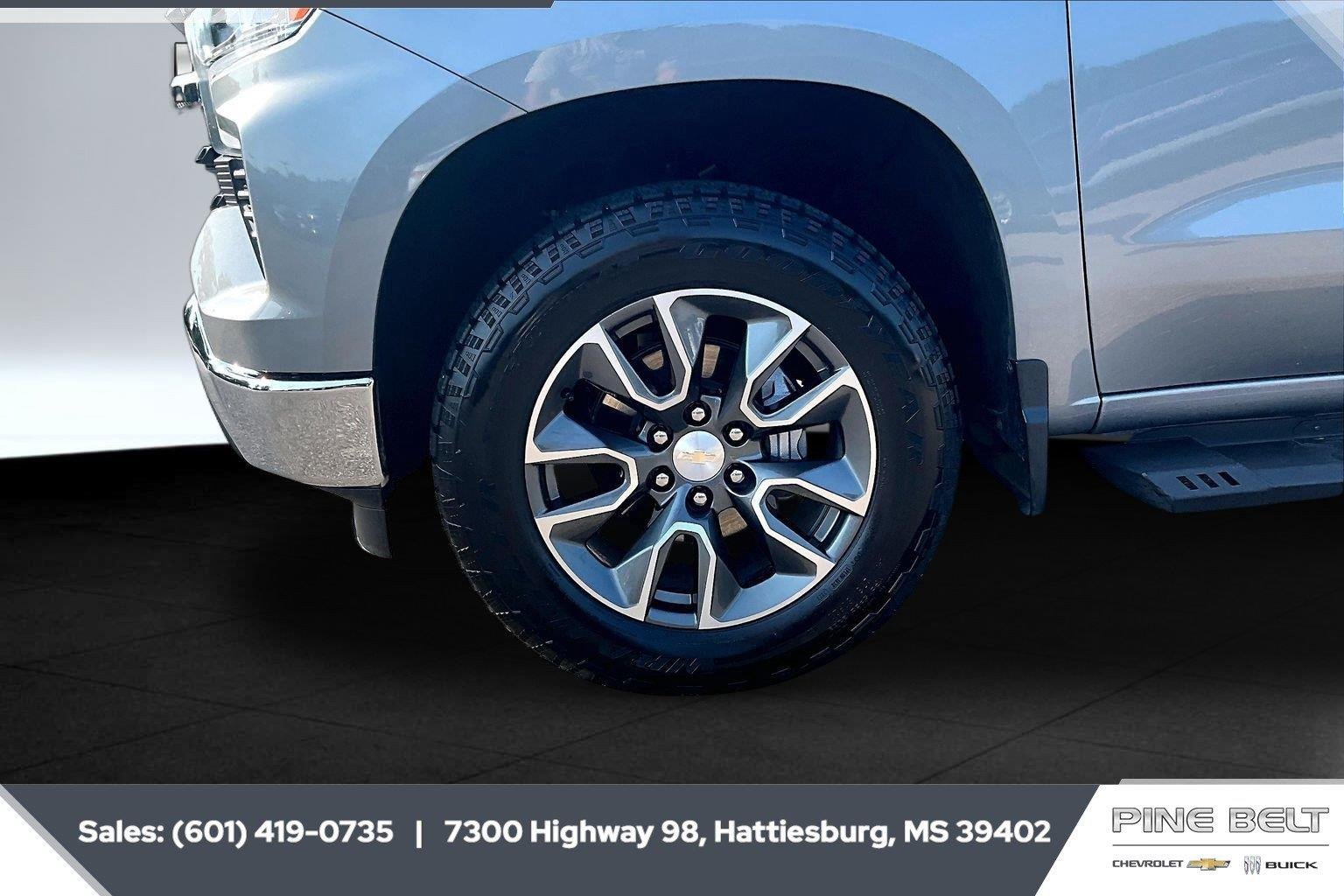Used 2024 Sterling Gray Metallic Chevrolet LT image 8
