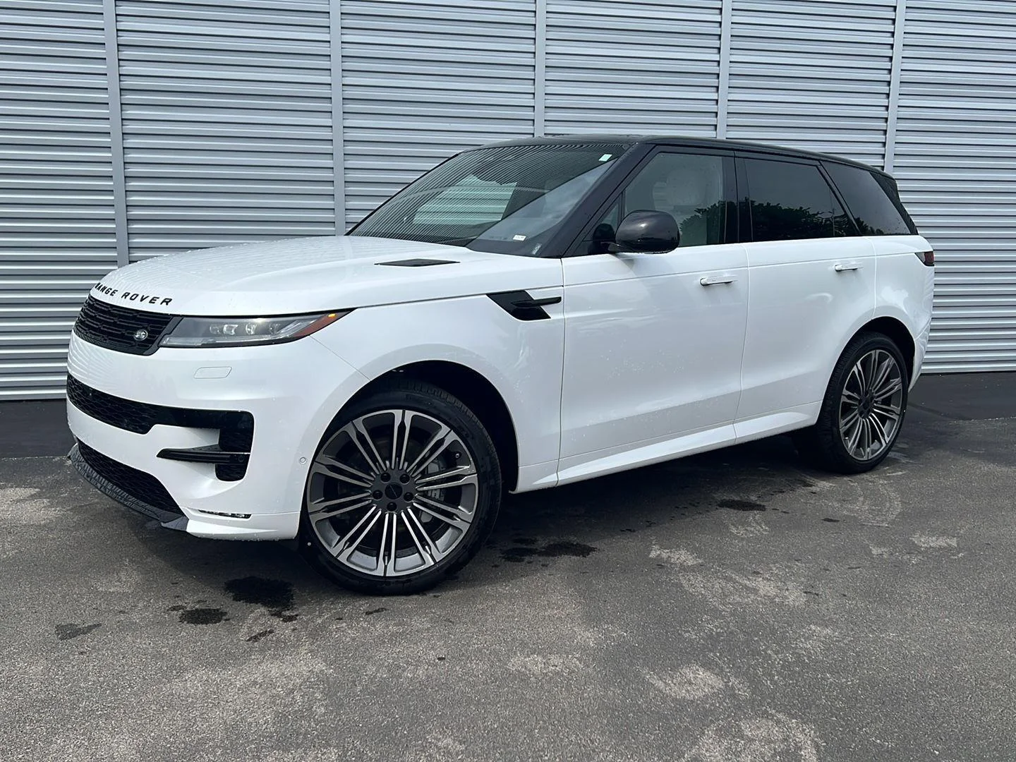 2026 Land Rover Range Rover Sport P400 MHEV Dynamic SE's photo