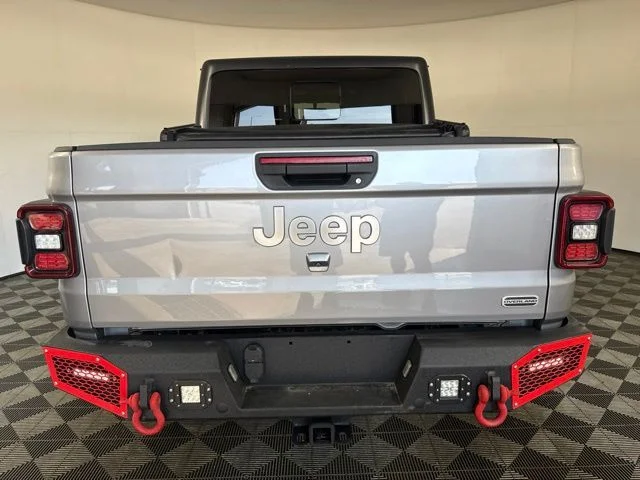 Used 2020 Silver Jeep Overland image 21
