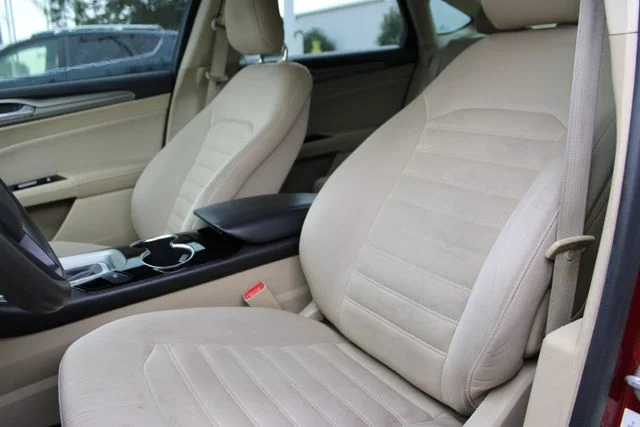Used 2014 Red Ford SE image 17