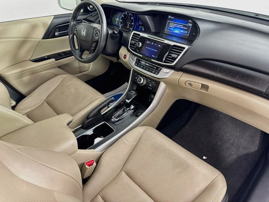Used 2015 White Honda Touring image 36