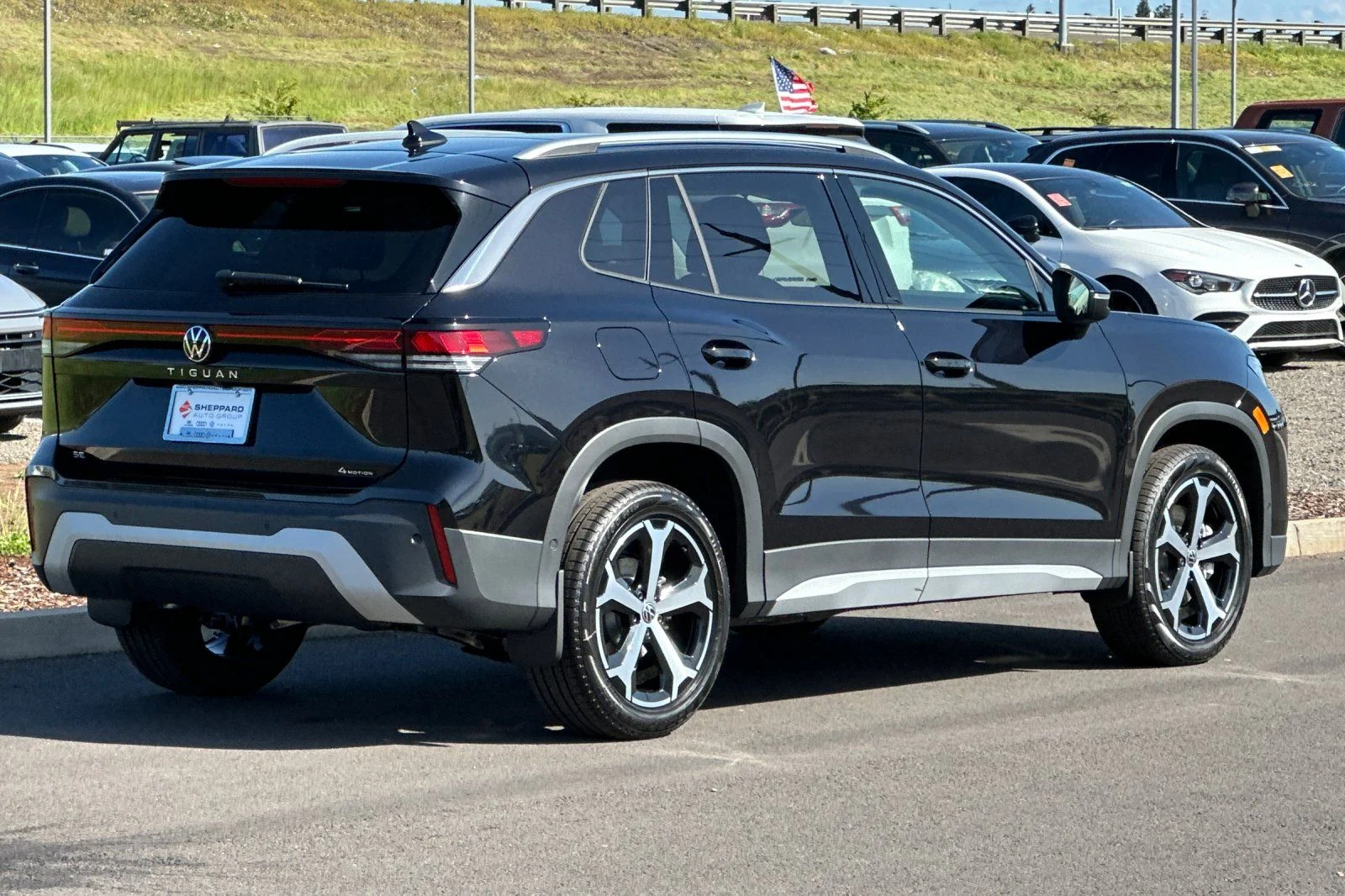 New 2026 Black Volkswagen 2.0T SE image 3