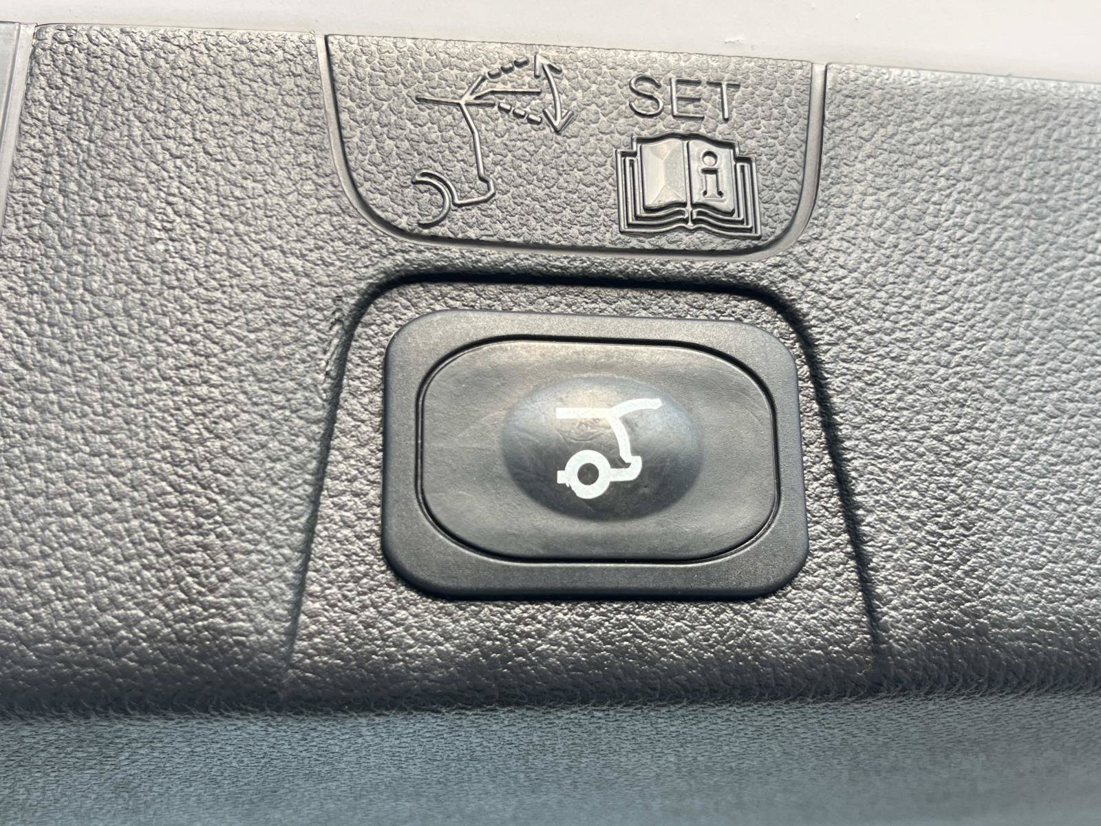 Used 2016 White Platinum Metallic Tri-Coat Ford SEL image 13