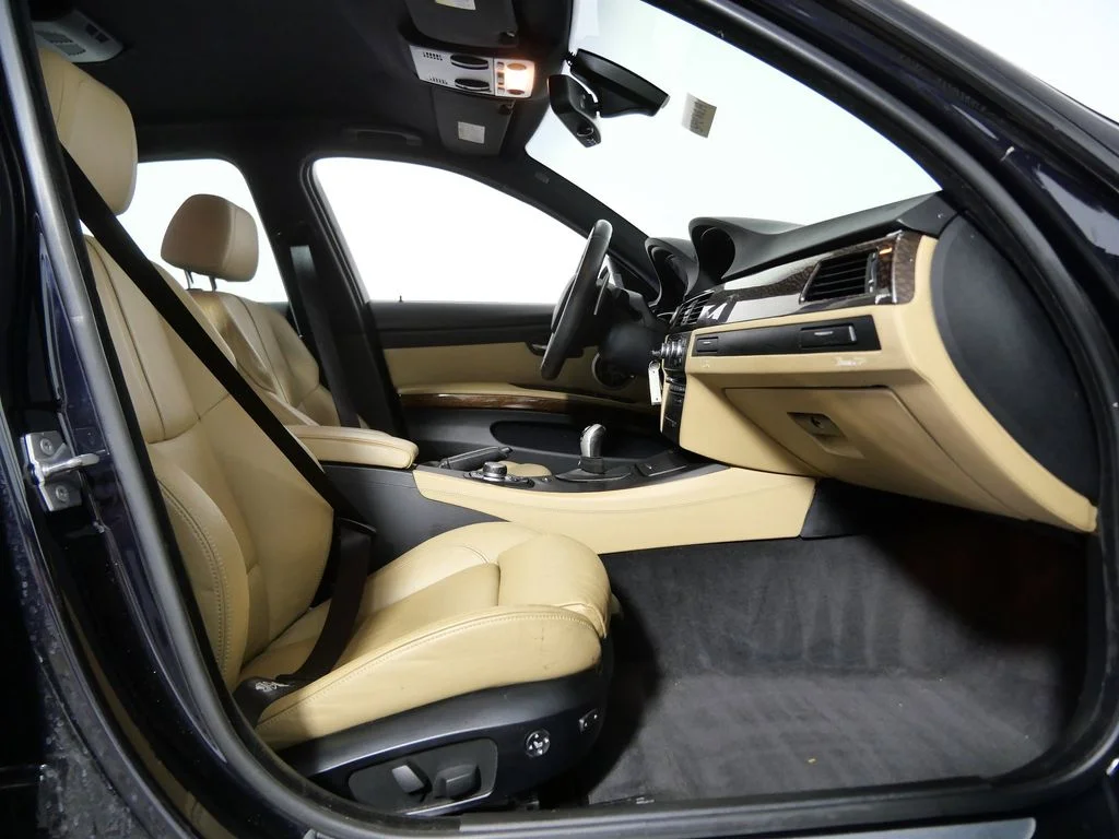 Used 2009 Black BMW Base image 10