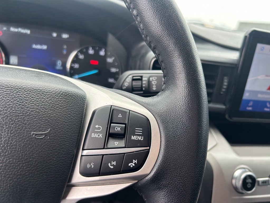 Used 2023 Black Ford XLT image 12