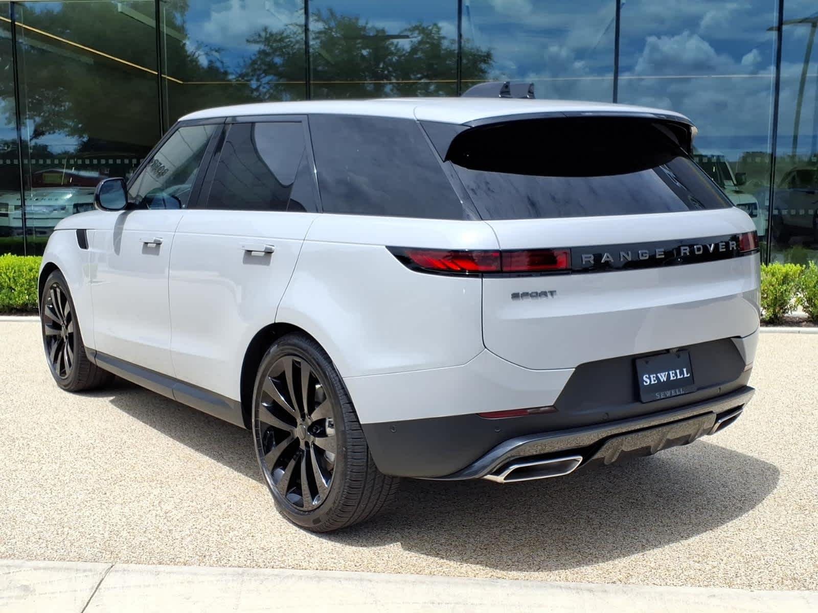 2026 Land Rover Range Rover Sport SE