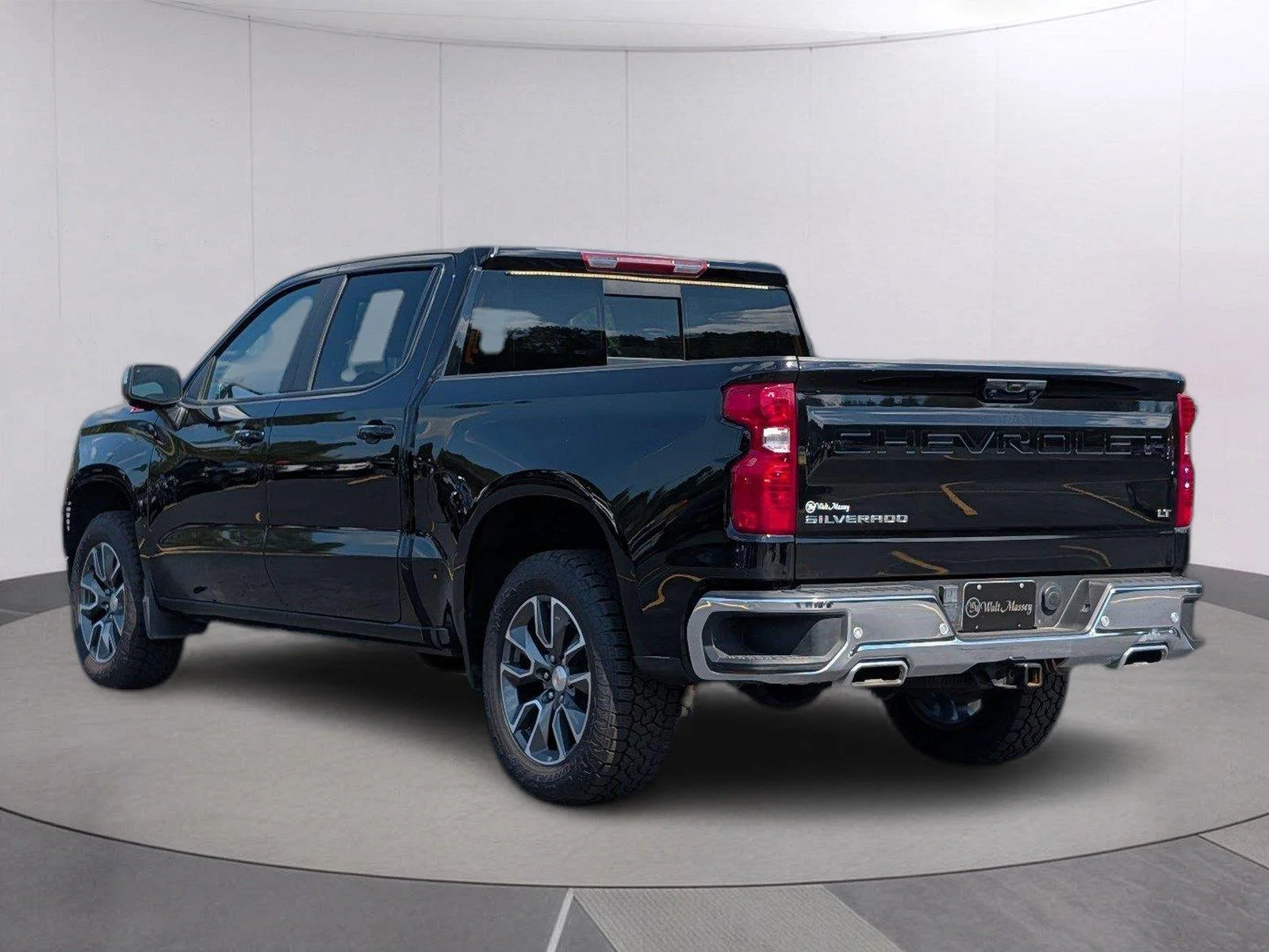 Used 2025 Black Chevrolet LT image 3