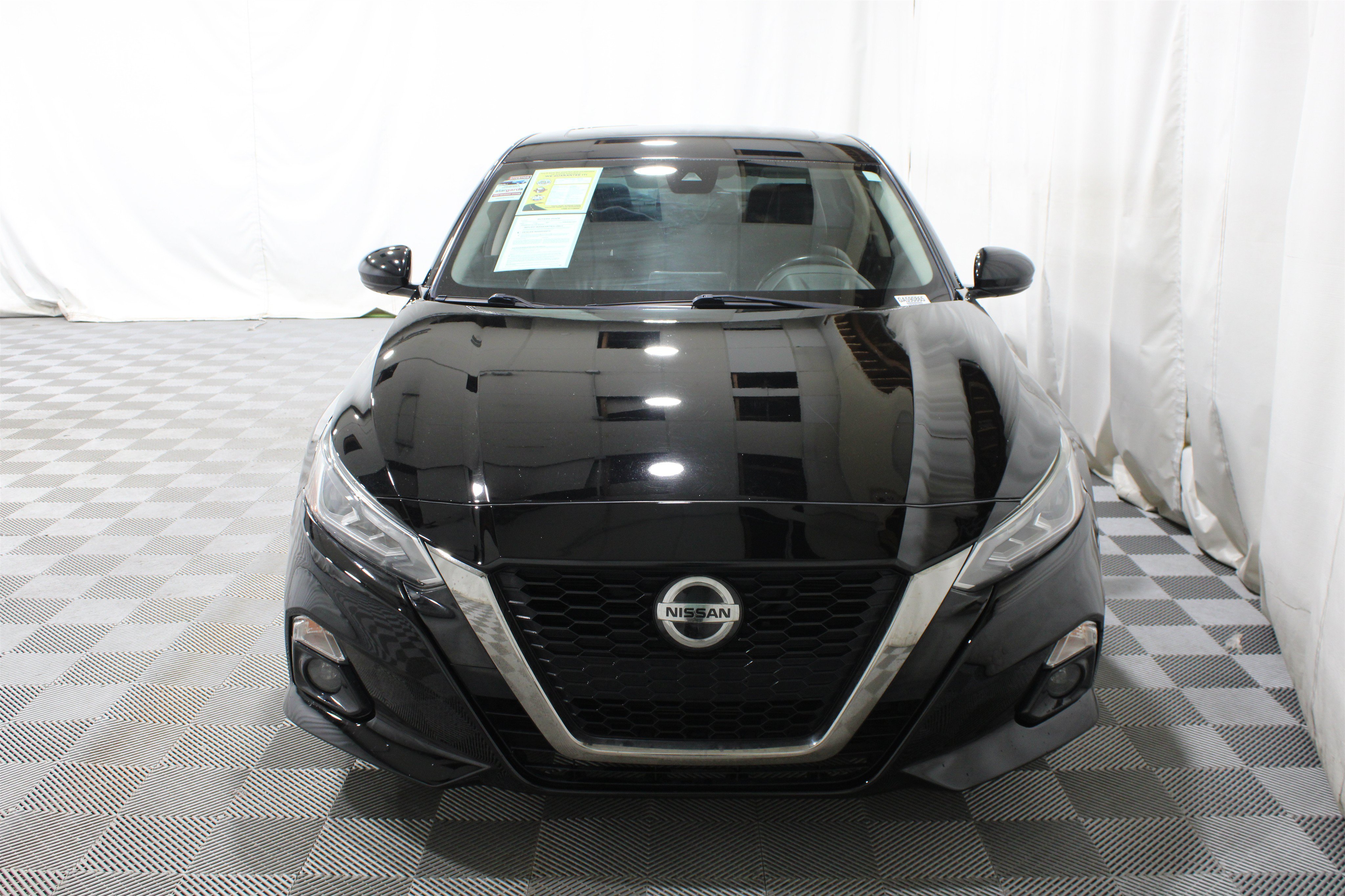 Used 2020 Super Black Nissan 2.5 SL image 27