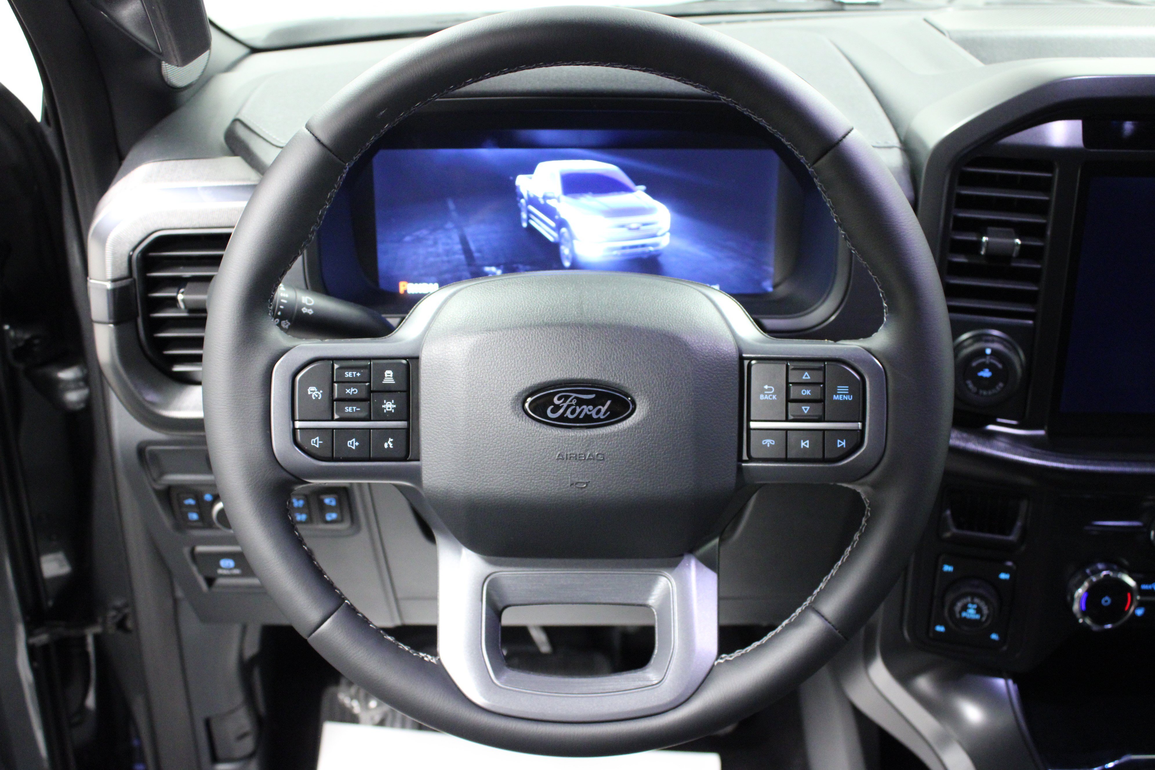 New 2026 Carbonized Gray Metallic Ford LARIAT image 18