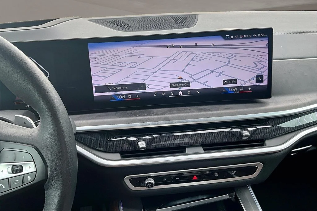 Used 2024 White BMW xDrive40i image 6