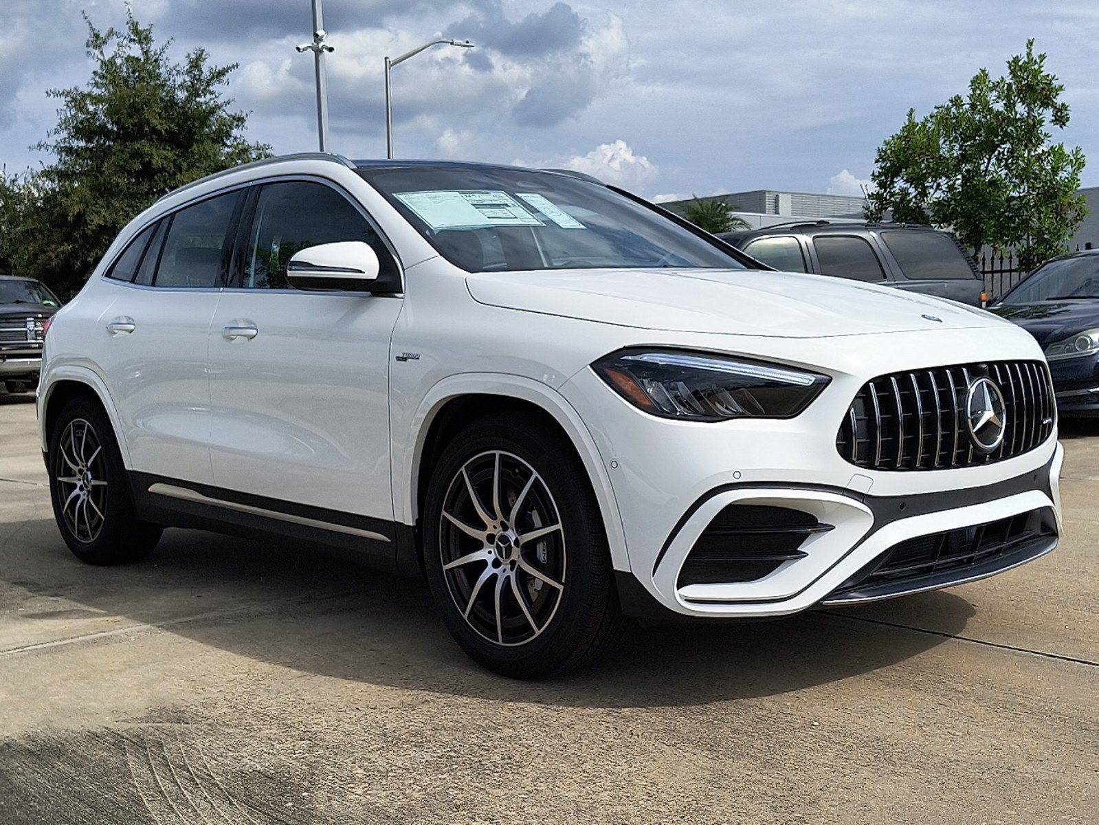 New 2025 Polar White Mercedes-Benz AMG® GLA 35 4MATIC® SUV image 22