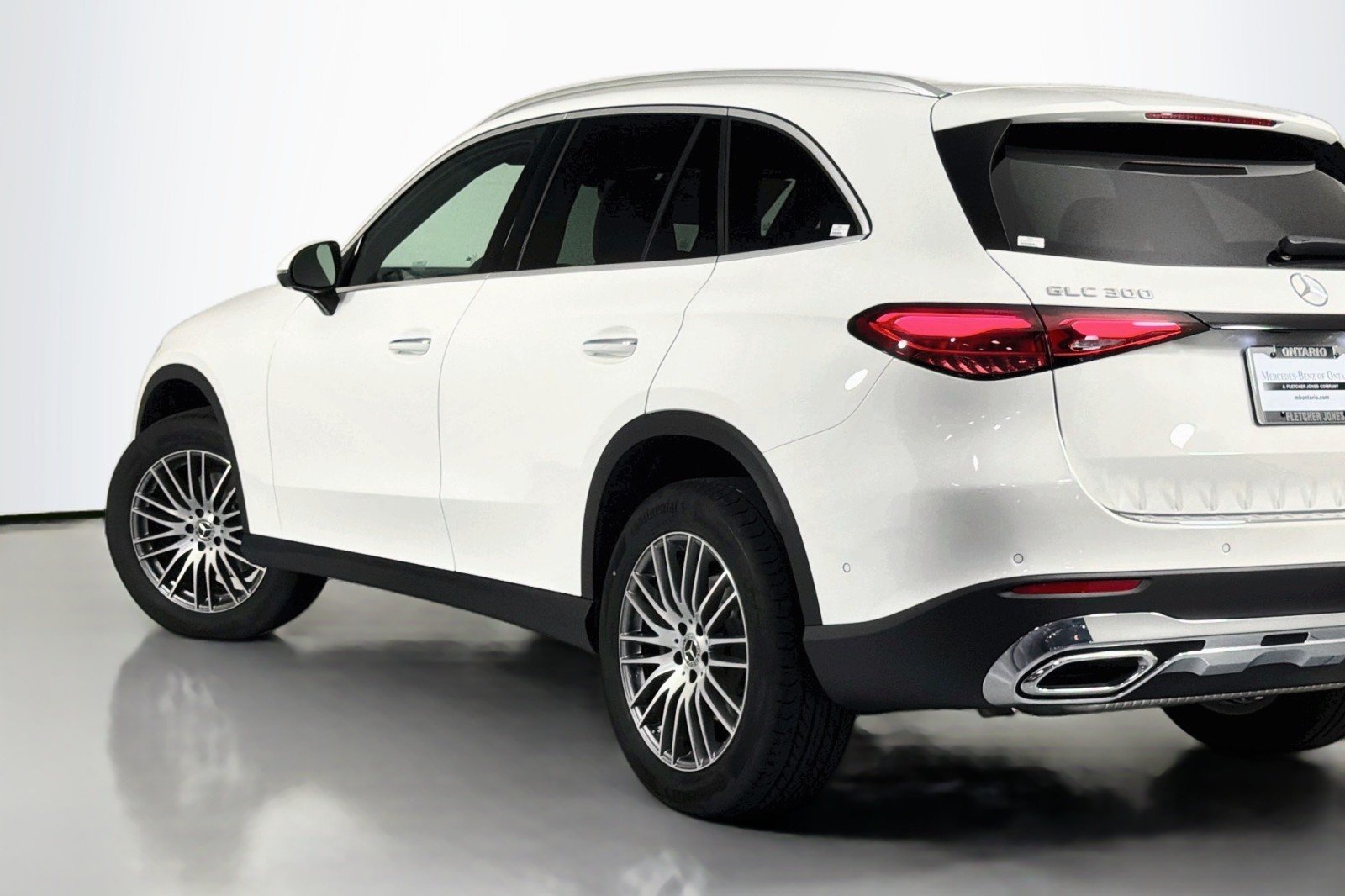 New 2026 Polar White Mercedes-Benz GLC 300 SUV image 10