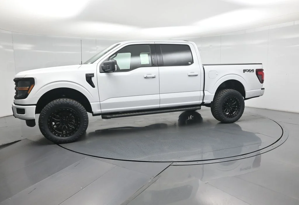 New 2026 Oxford White Ford XLT image 29