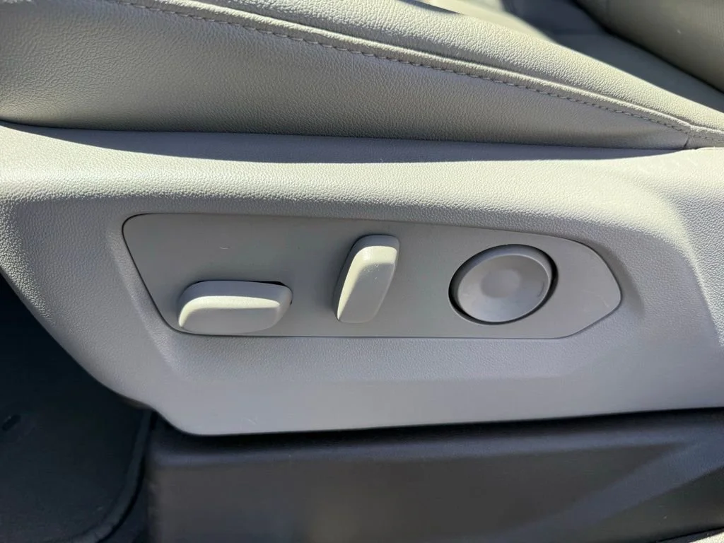 2023 GMC Sierra 1500 SLT - Photo 17