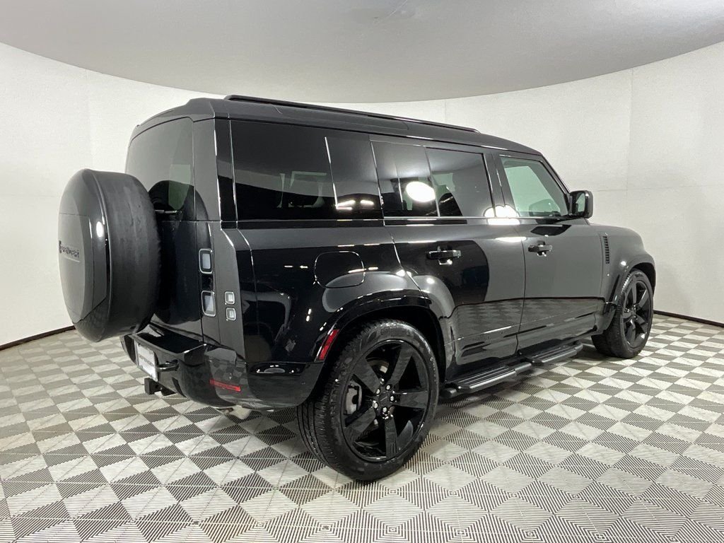 2026 Land Rover Defender X-Dynamic SE - Photo 2