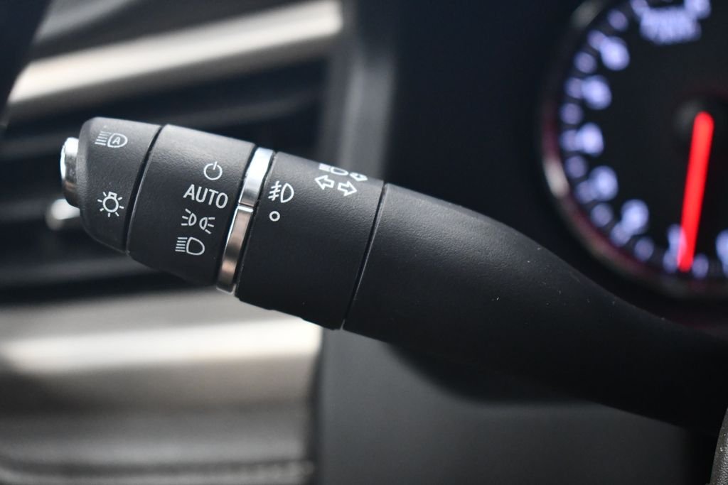 Used 2019 Pepperdust Metallic GMC Denali image 21