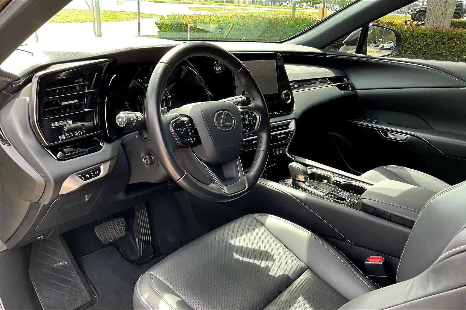 2024 Lexus RX 350 - Photo 18