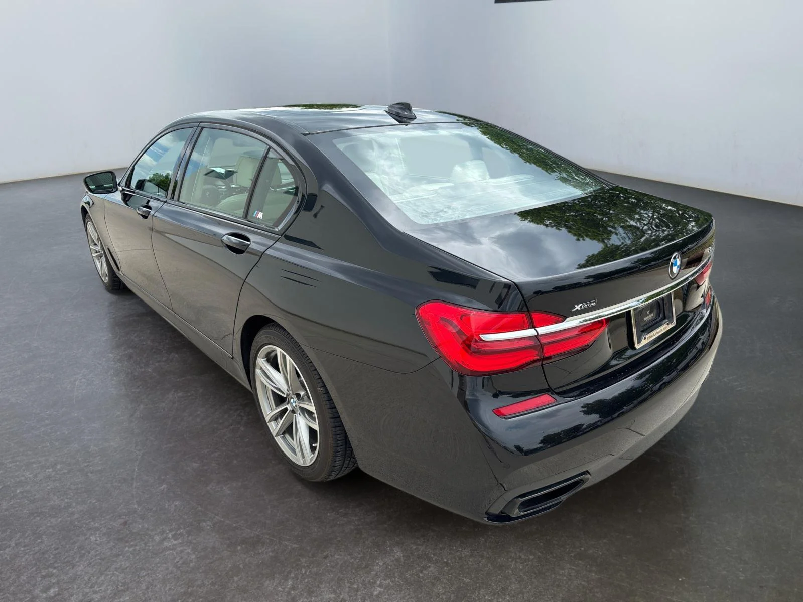Used 2017 Black Sapphire Metallic BMW 750i xDrive image 17