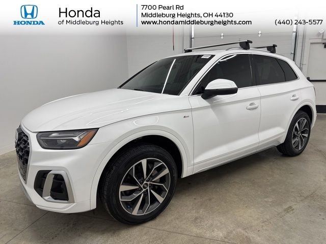 2022 Audi Q5 45 Premium Plus's photo