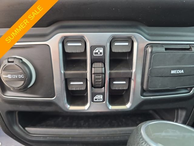 Used 2023 Silver Jeep Sport S image 16
