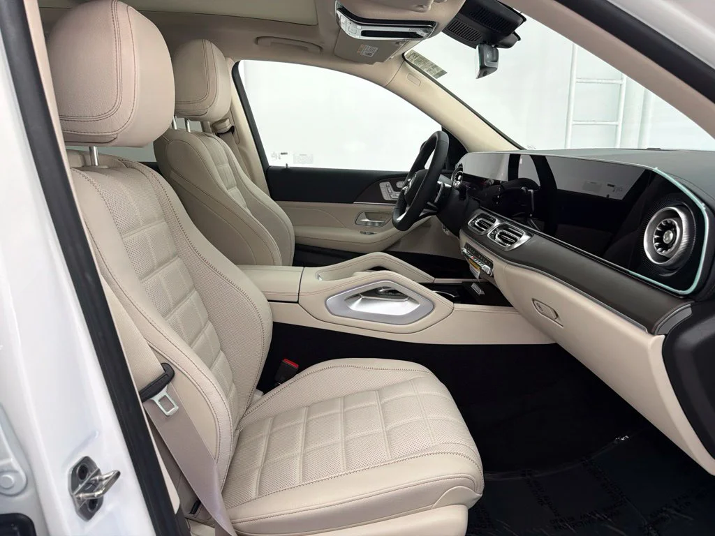 New 2027 White Mercedes-Benz GLS 450 image 30