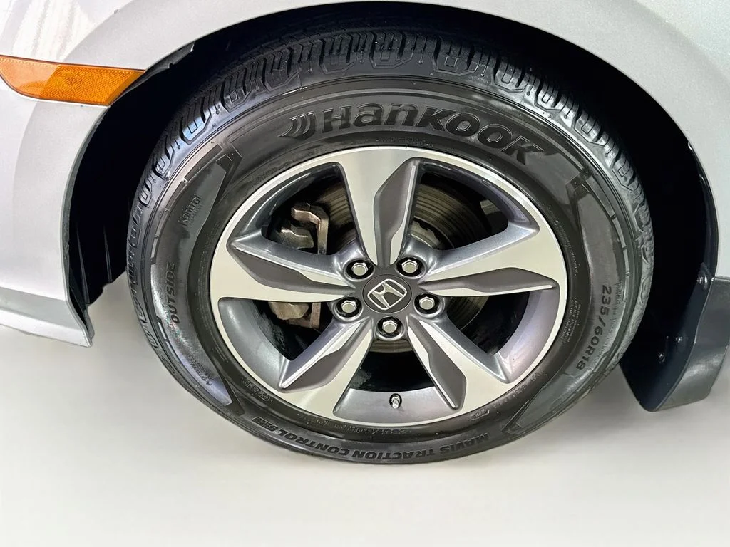 Used 2018 Silver Honda Touring image 42