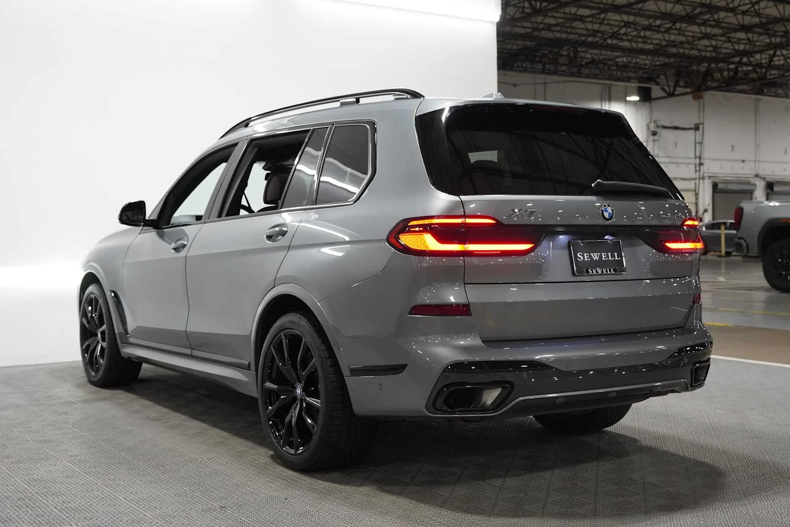 Certified Used 2024 Skyscraper Grey Metallic BMW xDrive40i image 3