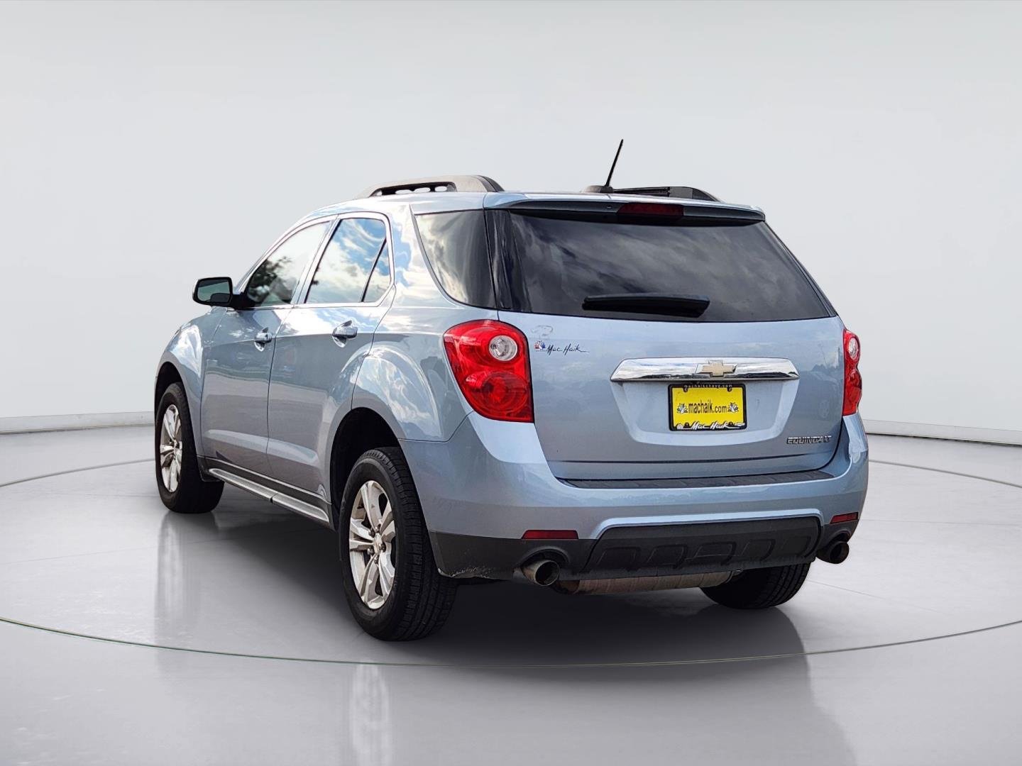 Used 2015 SILVER TOPAZ METALLIC Chevrolet LT image 7