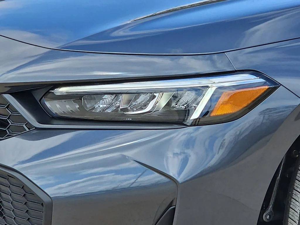 Used 2026 Meteorite Gray Metallic Honda LX image 17