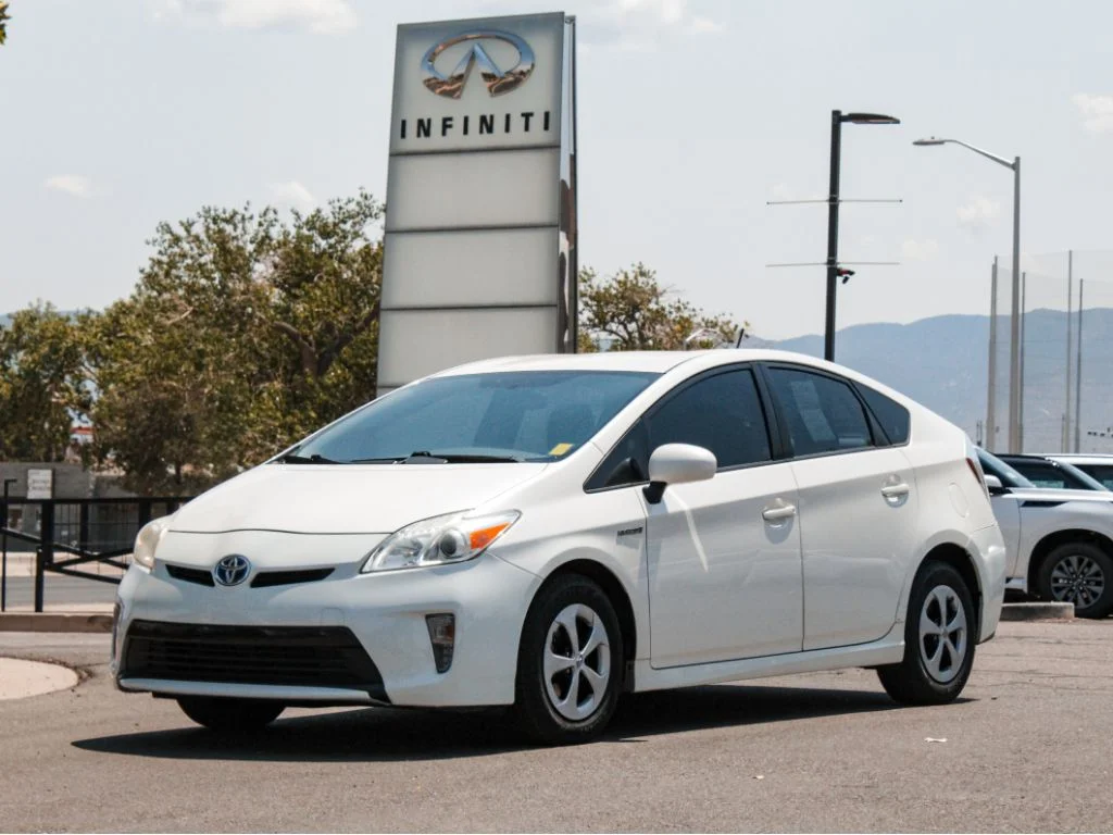 Used 2012 White Toyota One image 1