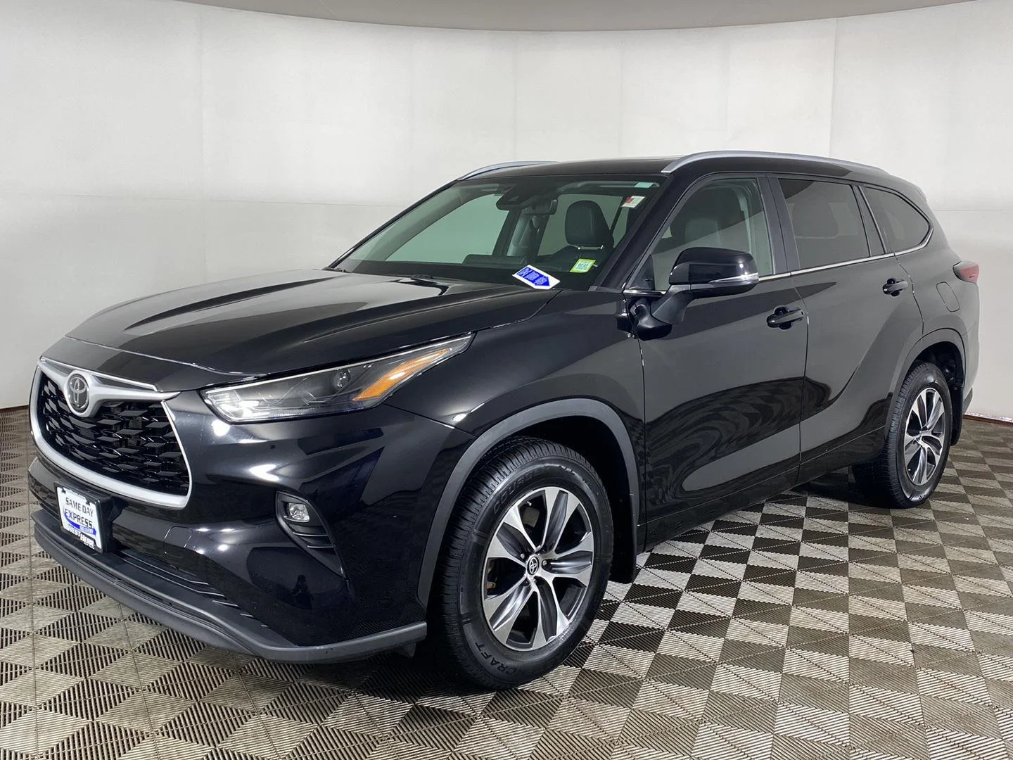Used 2024 Midnight Black Metallic Toyota XLE image 10