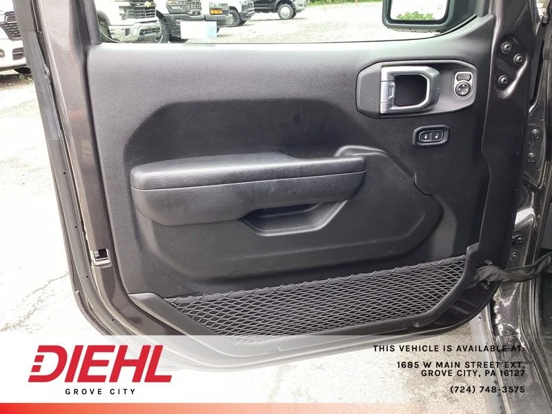 Used 2024 Gray Jeep Rubicon image 15