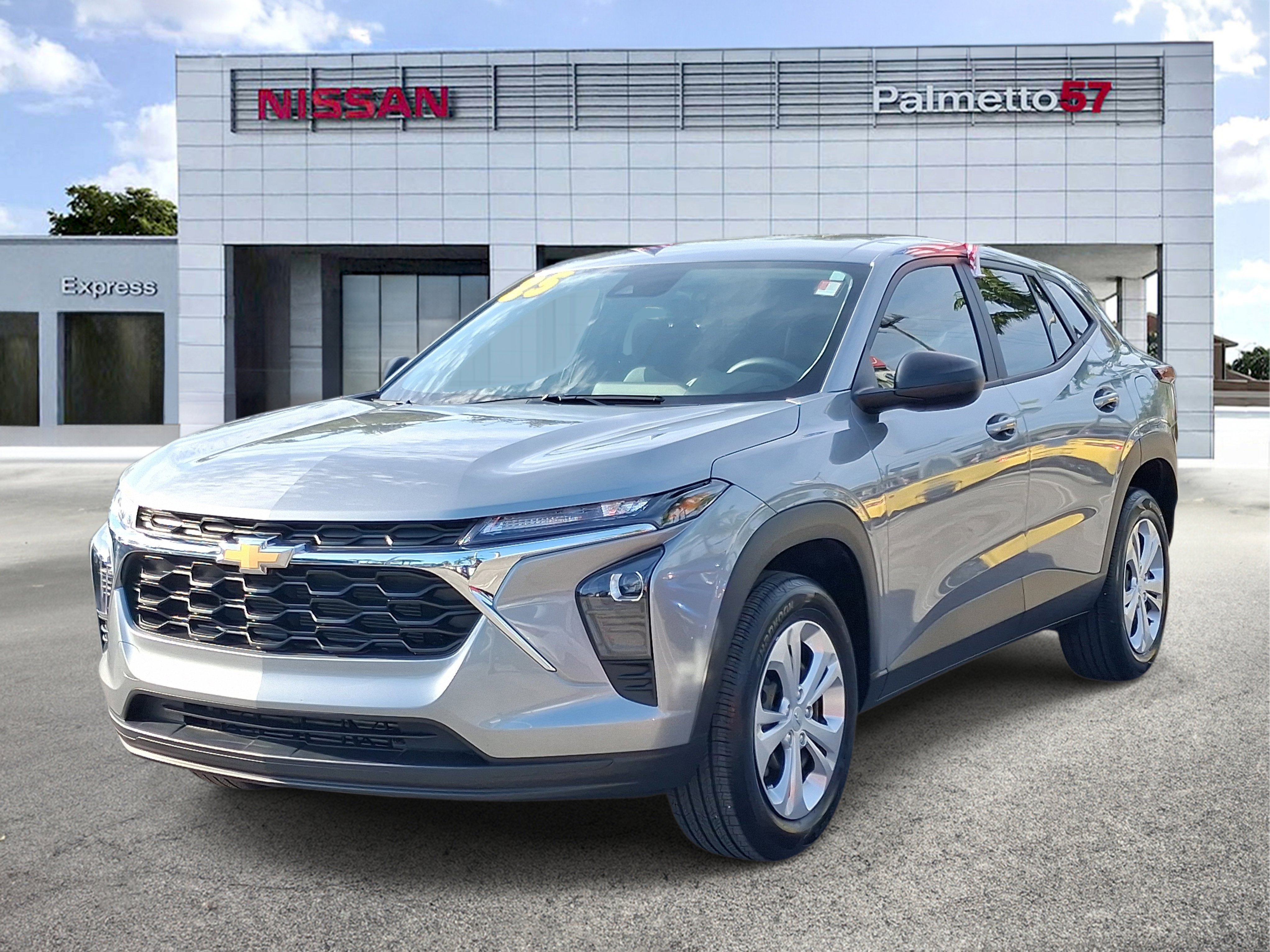 Used 2025 Gray Chevrolet LS image 3
