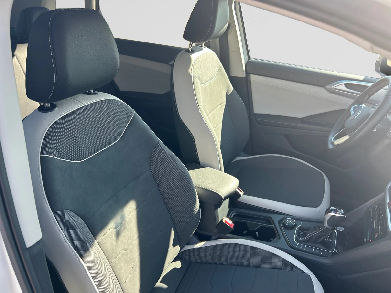 Used 2026 WHITE Volkswagen COMFORTLINE image 11